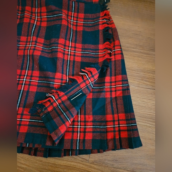 Vintage wool plaid pleated skirt / 90's red and green check print - Picture 2 of 5